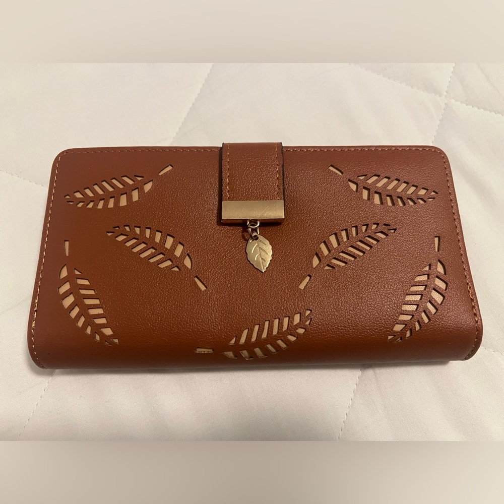 Tan Leaf Cutout Women's Wallet
